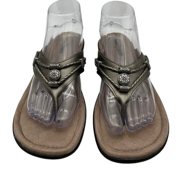 Minnetonka Sandals Thong Slides Summer Women’s Size 10 Silverthorne Pewter Rodeo - Picture 1 of 6